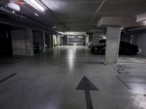 паркомісце за адресою Ісмаїла Гаспринського вул. (Сормовська), 3