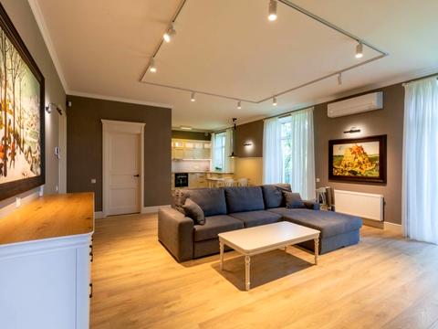 квартира за адресою Лаврська вул. (Січневого Повстання), 10