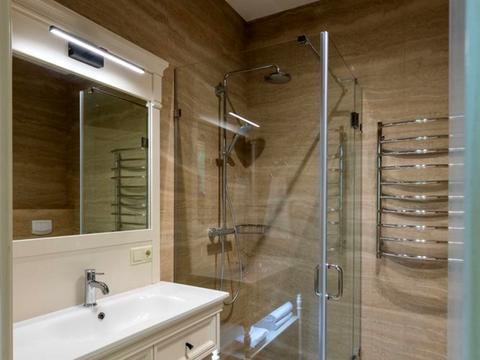 квартира за адресою Лаврська вул. (Січневого Повстання), 10