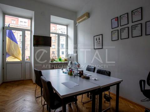 комерційна за адресою Велика Васильківська вул. (Червоноармійська), 43/16