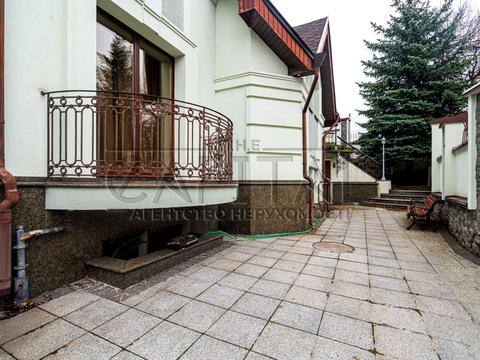 будинок за адресою Добровольчих батальйонів, 40