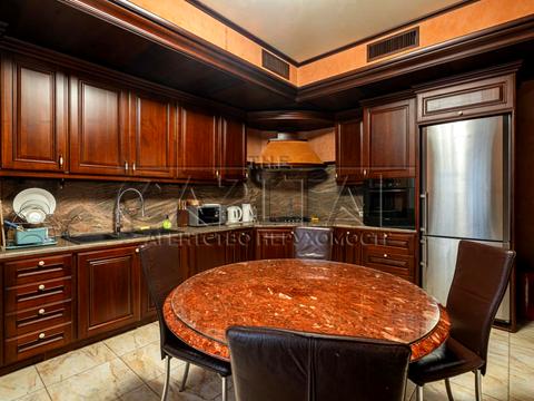 будинок за адресою Добровольчих батальйонів, 40