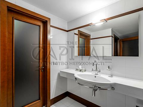 будинок за адресою Добровольчих батальйонів, 40