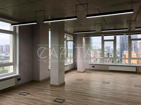 комерційна за адресою Жилянська вул., 68