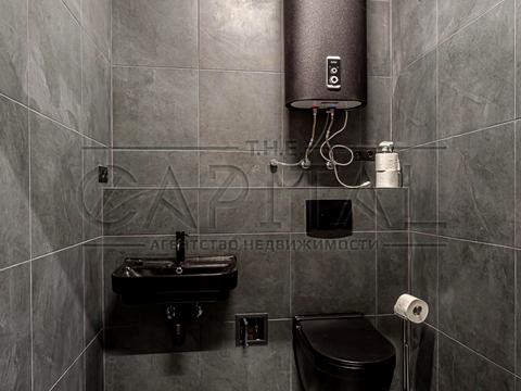 комерційна за адресою Жилянська вул., 68