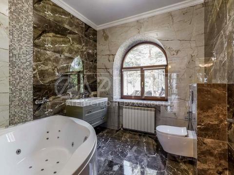 дом по адресу Київська