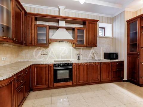 дом по адресу Київська