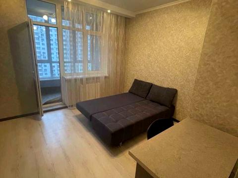 квартира за адресою Анни Ахматової вул., 22