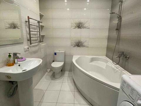 квартира за адресою Анни Ахматової вул., 22