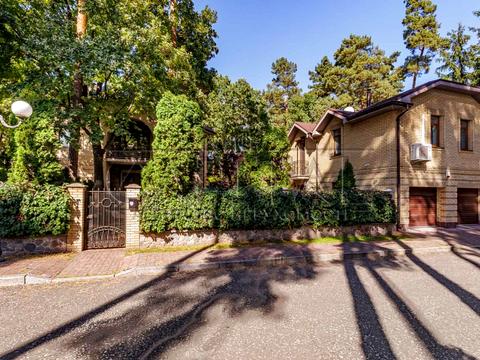 будинок за адресою Молодіжна