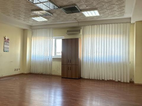 комерційна за адресою Шевченка бульв., 208