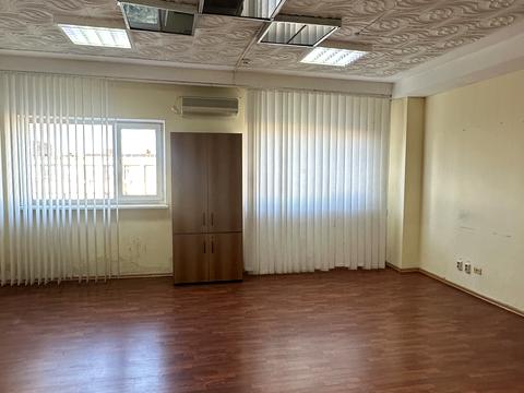 комерційна за адресою Шевченка бульв., 208