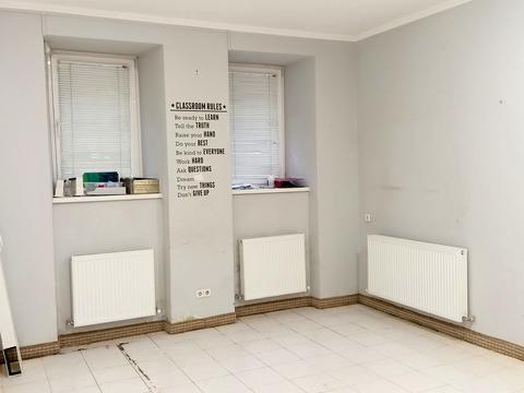 комерційна за адресою Дмитра Донцова вул. (Котовського), 8