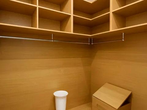 квартира за адресою Королеви Єлизавети ІІ вул. (Глинки), 2