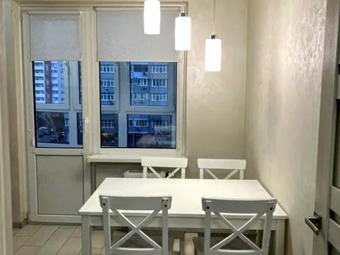 квартира за адресою Софії Русової вул., 7