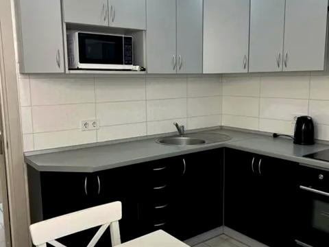 квартира за адресою Софії Русової вул., 7