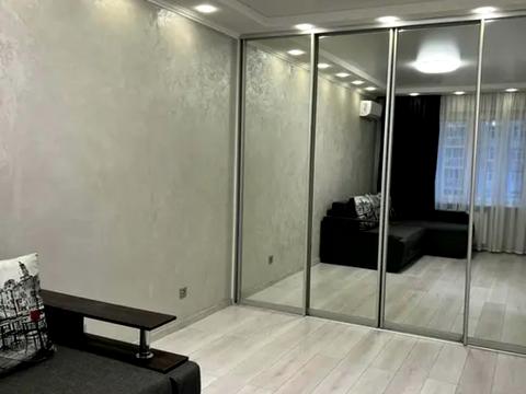 квартира за адресою Софії Русової вул., 7