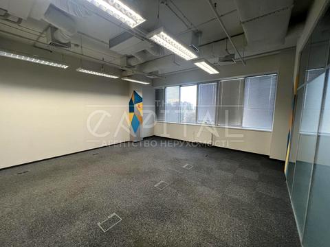 коммерческая по адресу Вацлава Гавела бульв. (Івана Лепсе), 1/28