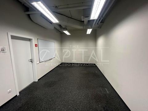 коммерческая по адресу Вацлава Гавела бульв. (Івана Лепсе), 1/28