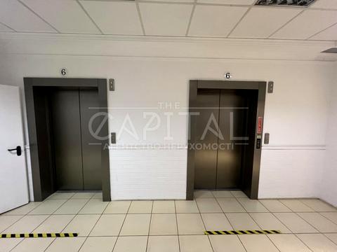 коммерческая по адресу Вацлава Гавела бульв. (Івана Лепсе), 1/28