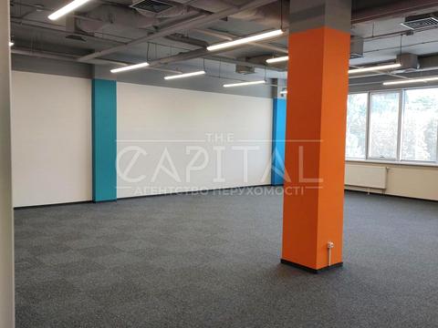 коммерческая по адресу Вацлава Гавела бульв. (Івана Лепсе), 1/28