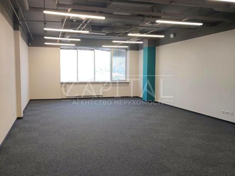 коммерческая по адресу Вацлава Гавела бульв. (Івана Лепсе), 1/28