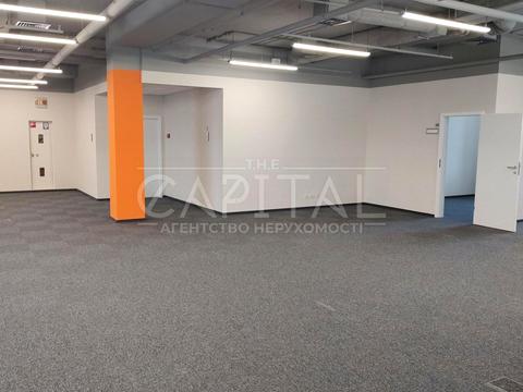 коммерческая по адресу Вацлава Гавела бульв. (Івана Лепсе), 1/28