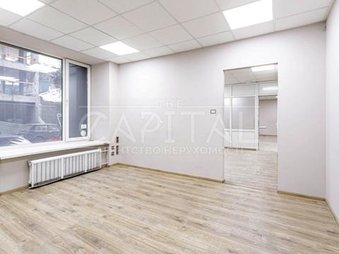 комерційна за адресою Болсуновська вул. (Сергія Струтинського), 8