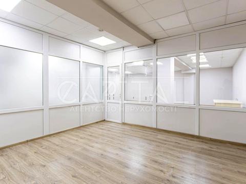 комерційна за адресою Болсуновська вул. (Сергія Струтинського), 8