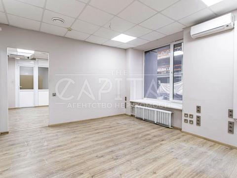 комерційна за адресою Болсуновська вул. (Сергія Струтинського), 8