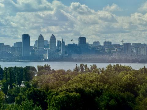 квартира по адресу Луговская ул., 248