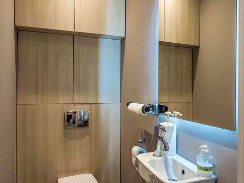 комерційна за адресою Генуезька вул., 3а