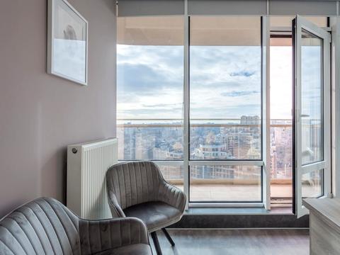 комерційна за адресою Генуезька вул., 3а