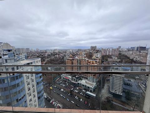 комерційна за адресою Генуезька вул., 3а