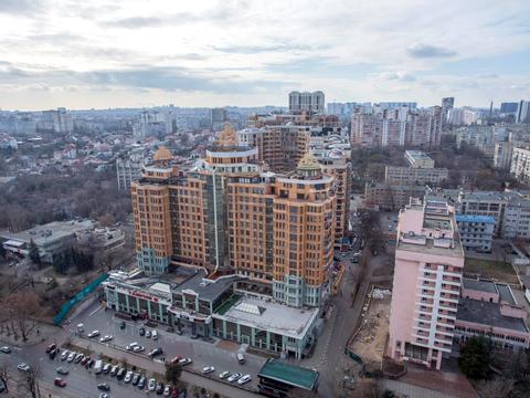 комерційна за адресою Генуезька вул., 3а