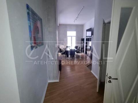 комерційна за адресою Шовковична вул., 30-А