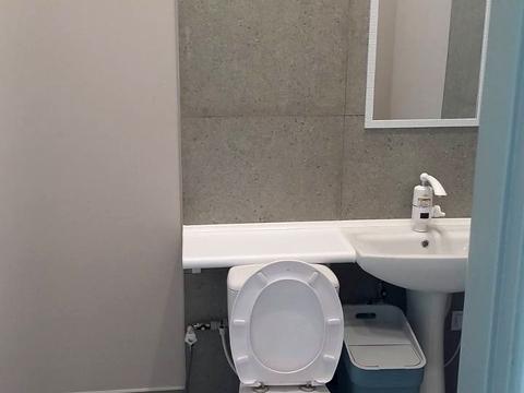 комерційна за адресою Гаванська вул., 9