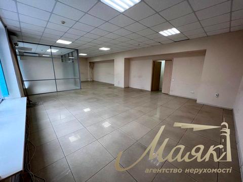 комерційна за адресою Оболонська вул., 39