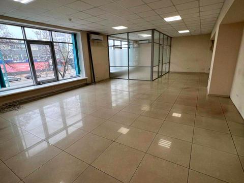 комерційна за адресою Оболонська вул., 39