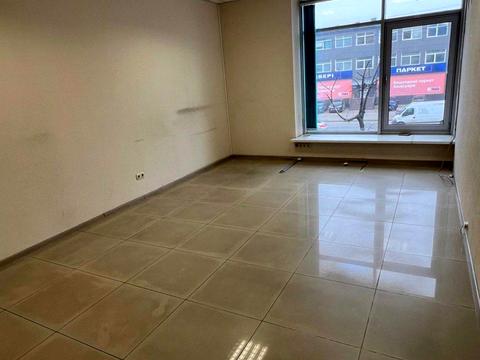 комерційна за адресою Оболонська вул., 39