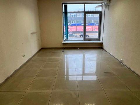 комерційна за адресою Оболонська вул., 39