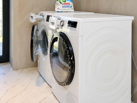 будинок за адресою Абрикосова вул., 11