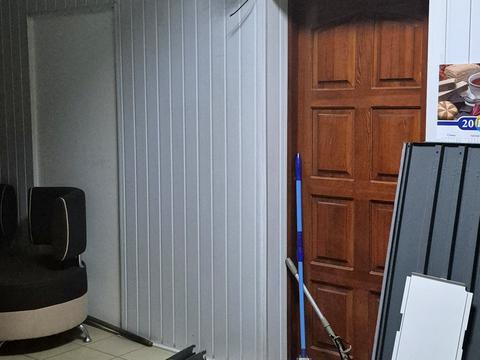 комерційна за адресою Богдана Хмельницького бульв., 8