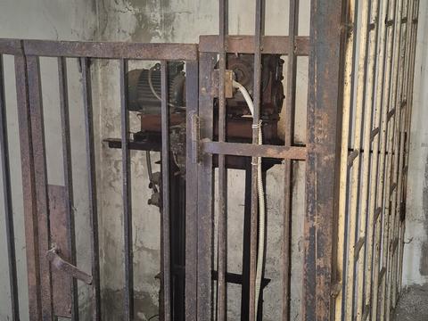 комерційна за адресою Богдана Хмельницького бульв., 8