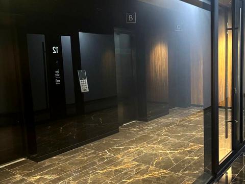 комерційна за адресою Василя Стуса вул., 35-А