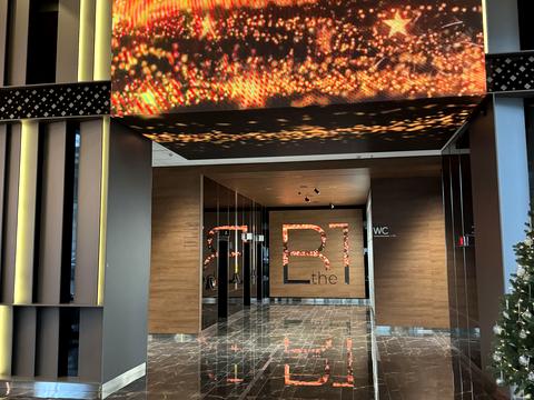 комерційна за адресою Василя Стуса вул., 35-А