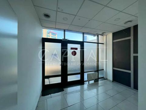 комерційна за адресою Басейна вул., 1