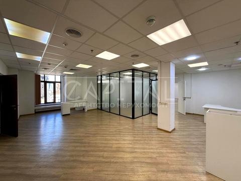 комерційна за адресою Басейна вул., 1