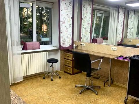 комерційна за адресою Героїв Крут, 18