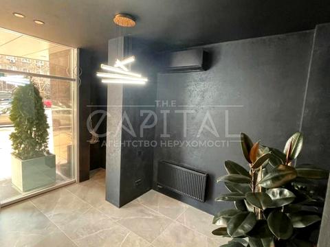 комерційна за адресою Жилянська вул., 118